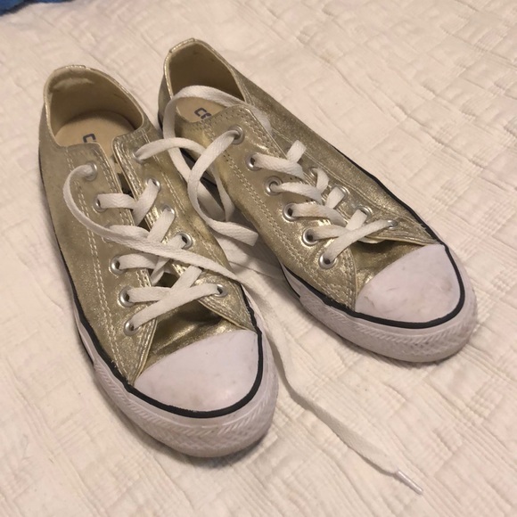 women's chucks